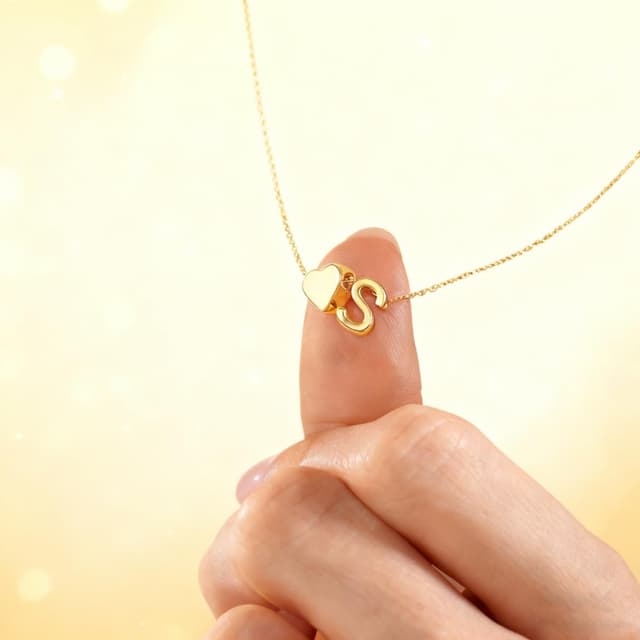 Detalle de Turandoss Ketten Herz Damen Halskette mit Herz-Zirkonia & Buchstaben, 18-Karat Gold-/Weißgold-Vergoldet, 40,6 cm