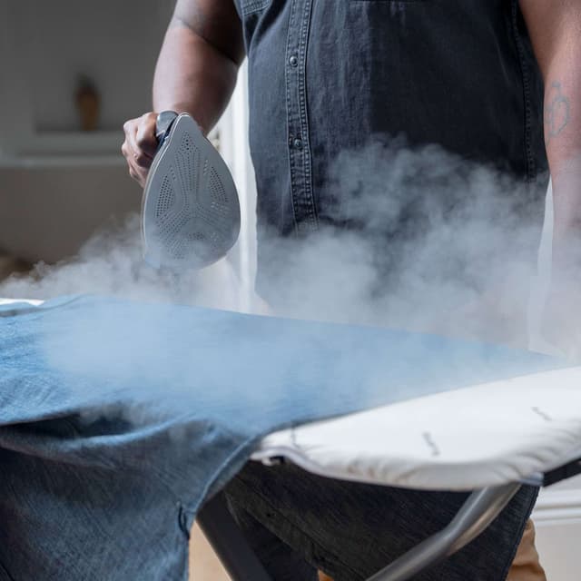 Detalle 1 de Rowenta Perfect steam Pro 7,3 bares de plancha 🔌