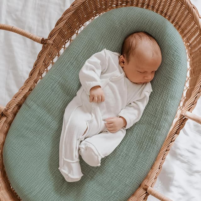 Detalle de Soarwg Kids Spannbettlaken Kinderwagen 2er-Pack (Moseskorb/Stubenwagen) aus 100% Musselin-Baumwolle, Grün, 83 x 43 cm