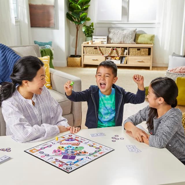 Detalle 2 de Monopoly Junior (Monopoly) – das klassische Brettspiel für Kinder ab 4 Jahren, mit 2-seitigem Spielplan