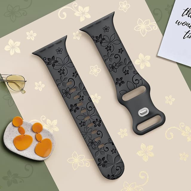 Detalle de Floral Engraved Soft Silicone Strap (Two-Tone) Compatible with Apple Watch 38/40/41/42/44/45/46/49mm