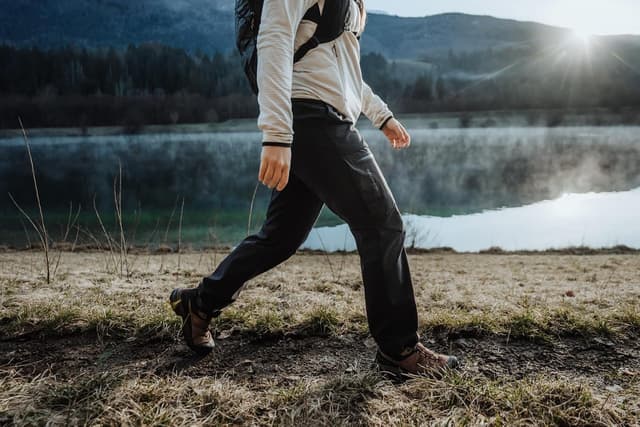 Detalle de Salomon X Ultra 360 Leather Gore-Tex : chaussures de randonnée imperméables pour femme, stabilité et adhérence tout temps