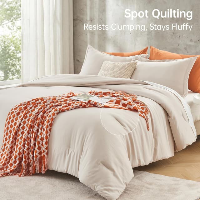 Detalle de MUXHOMO Queen Size Comforter Set (Beige) — 3-Piece All-Season Down-Alternative Bedding