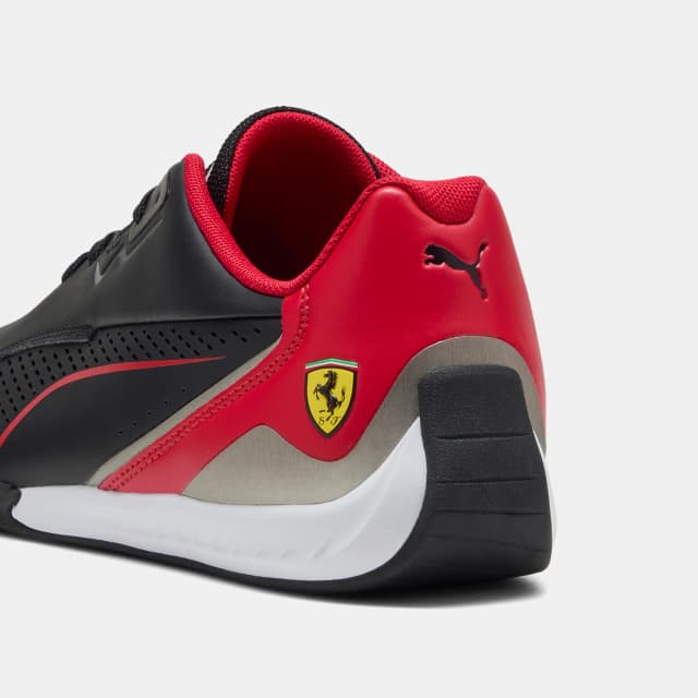 Detalle de Puma Ferrari Drift Cat 11 unisex: zapatillas casual con estética de la Scuderia