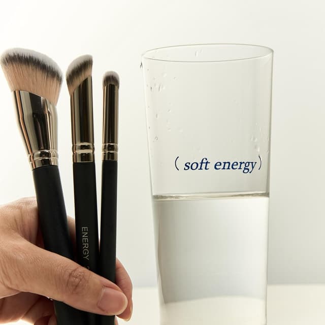 Detalle 2 de Energy Beauty ENERGY 3-in-1 Make-up-Pinsel-Set (3-teilig) mit tragbarer Reisetasche – Foundation- & Concealer-Pinsel