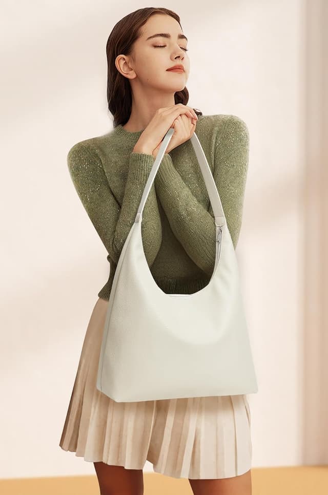 Detalle de KALIDI vegan leather tote bag large capacity