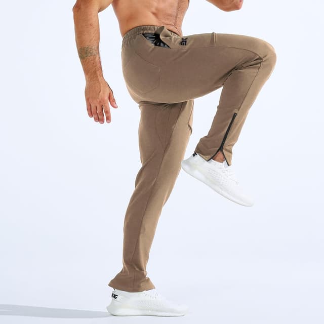 Detalle de BROKIG Mens Zero Armor Gym Jogger Bottoms with ankle zips and integrated mesh pockets