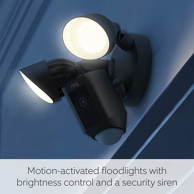 Detalle 2 de Ring Floodlight Cam Wired Plus (1080p HD) outdoor security camera with LED floodlights, siren and Wi‑Fi