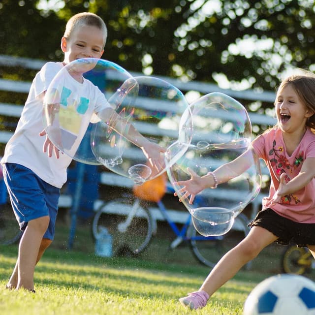 Detalle 2 de Riesenseifenblasen Set für Kinder 10 Liter