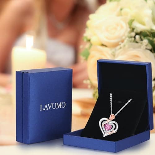 Detalle de LAVUMO Collar de mujer en plata 925 y latón con doble corazón y flor rosa