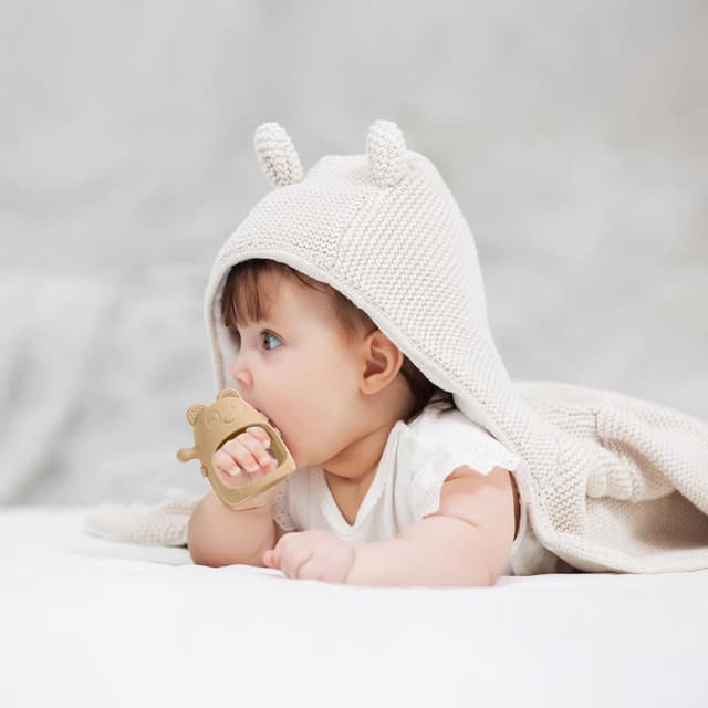 Detalle 2 de Eascrozn 3-Pack Baby Teething Toys (3 Months+) Silicone Teething Mittens