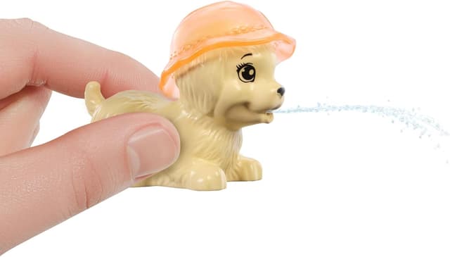 Detalle de Barbie Piscina dei Cuccioli (JBF35) set con effetto cambia colore, scivolo e bambola inclusa