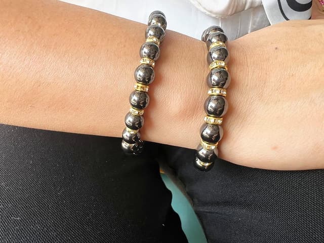 Detalle 2 de Apocalyptic-K Magnetarmband 6/8 mm mit Strass