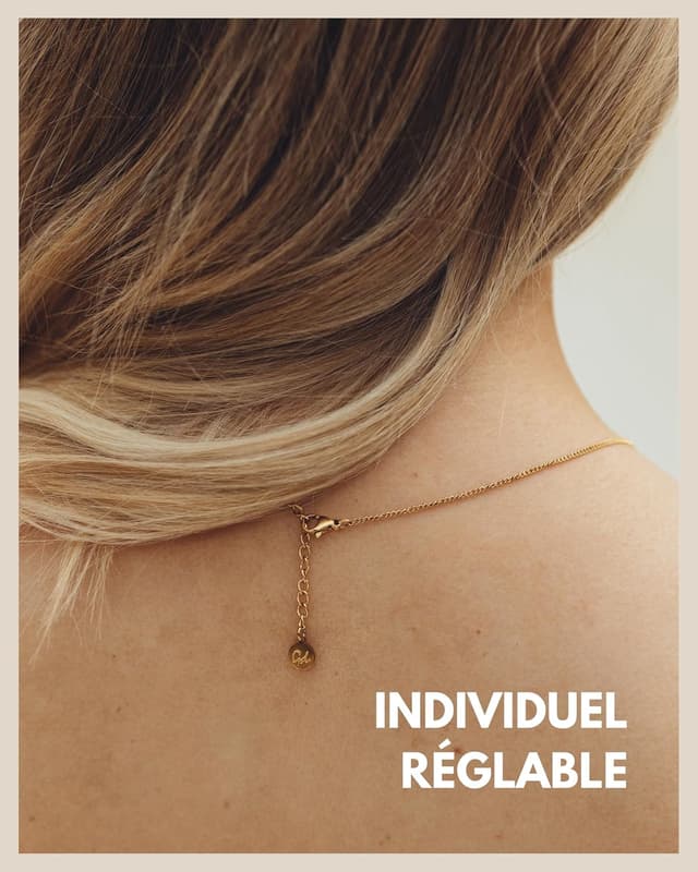 Detalle de GD GOOD.designs est. 2015 collier chaîne lettre doré 18K avec initiales en zirconium