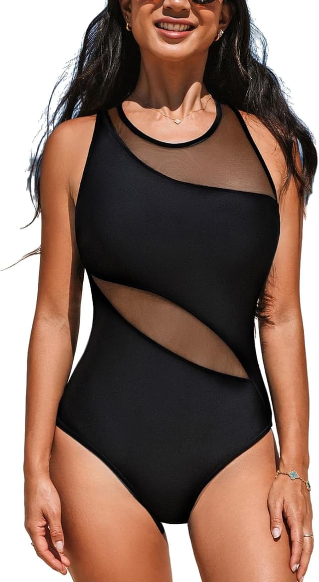 Detalle de CUPSHE monokini asimmetrico con scollo alto e cutout crossback