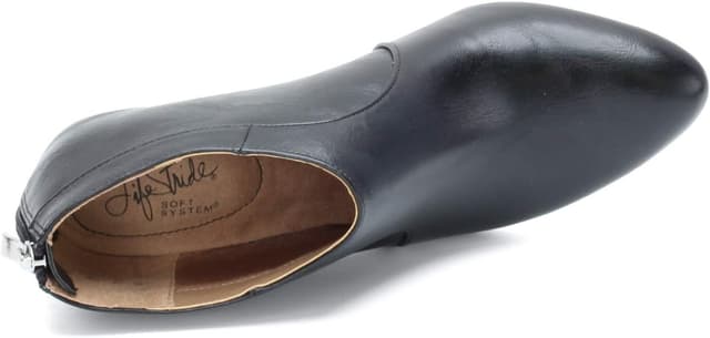 Detalle de LifeStride Women’s Georgia comfort dress shoe with soft support and traction sole