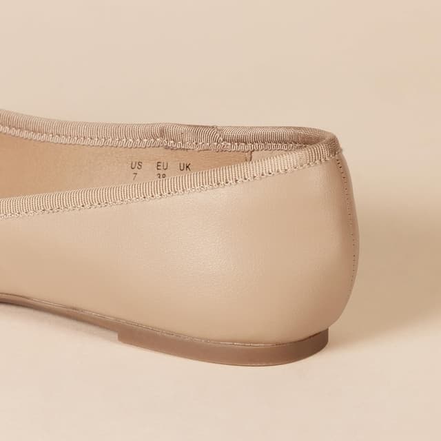 Detalle 2 de Amazon Essentials Ballet Flats with 1/4 inch heel
