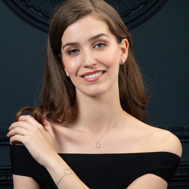 Detalle 2 de namana Collana in Argento 925 da Donna con Zirconi e Ciondolo a Goccia