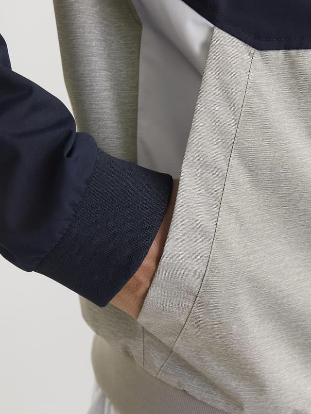 Detalle 2 de JACK & JONES Jjerush Hood Bomber Noos Herren Bomberjacke