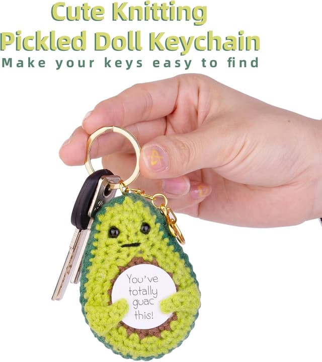 Detalle 2 de Mwmoeen „Lustige Positive Kartoffel“ Pocket-Hug – handgestrickte Kartoffelpuppe aus Wolle als Motivationsgeschenk