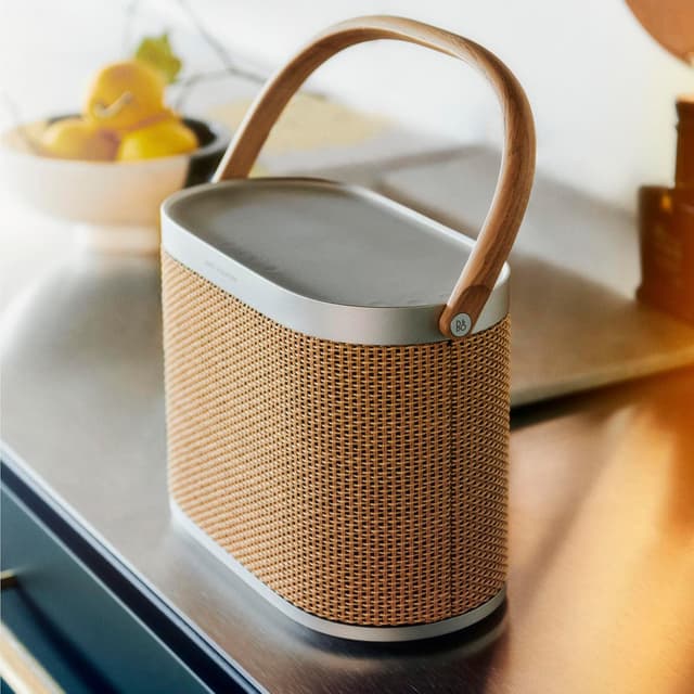 Detalle 1 de Bang & Olufsen Beosound A5 (Nordic Weave) – altoparlante modulare Bluetooth portatile con ricarica wireless