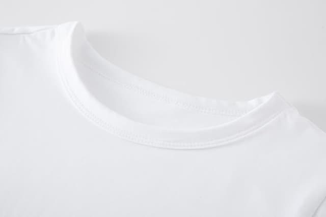 Detalle 2 de LOLPIP Jungen Pyjamas 4-teiliges Set (weiß + karierte Hosen) aus Stretch-Ripp-Baumwolle, für 3–11 Jahre