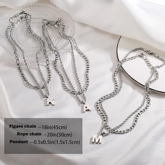 Detalle de Rajputana layered initial A-Z necklace