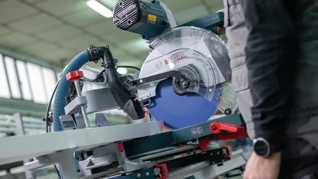 Thumbnail 5 de Bosch Professional Lama per sega circolare Expert for Multi Material da 216 mm (64 denti) per tagli su metalli non ferrosi e legno