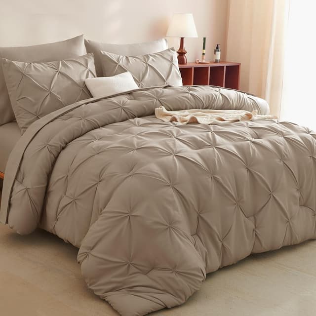 Detalle de CozyLux 7-piece Queen bedding set