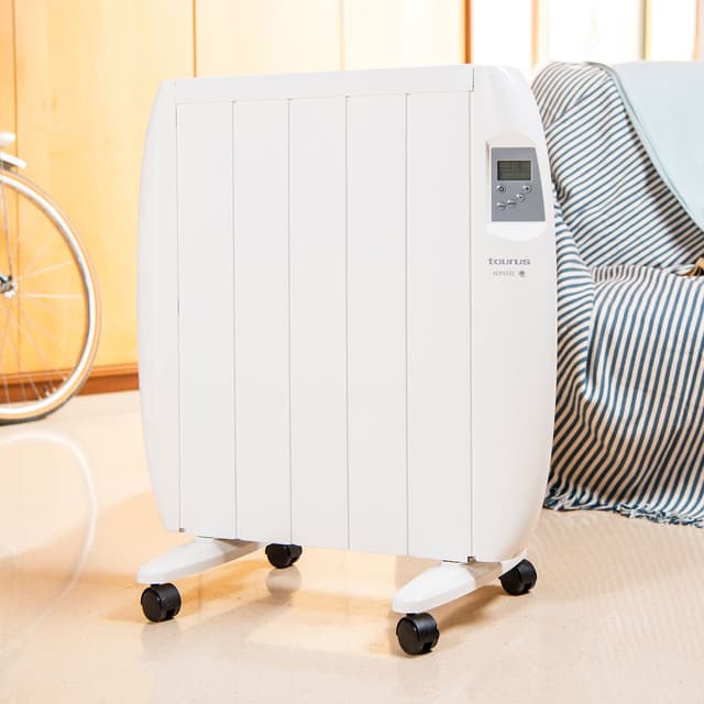 Detalle de Taurus Malbork 900 emisor térmico 900 W