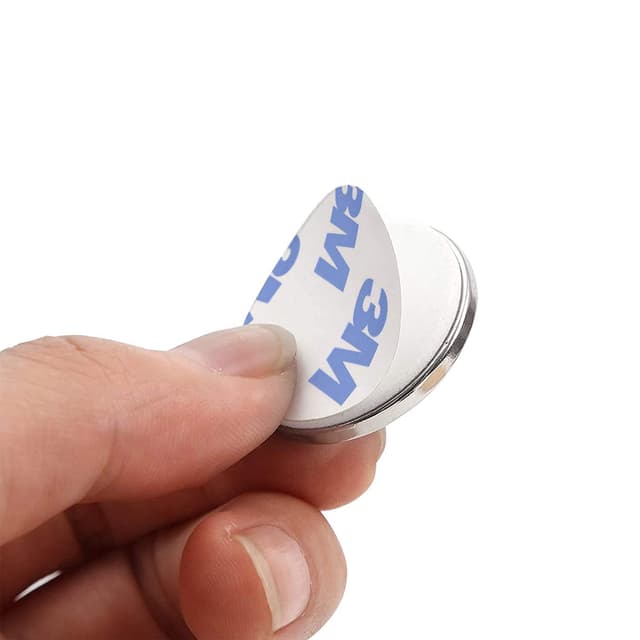 Detalle 2 de Neodym-Scheibenmagnete „Stark“ – 6 Stück (30 x 3 mm) mit doppelseitigem Klebstoff, Ziehkraft bis 8 kg