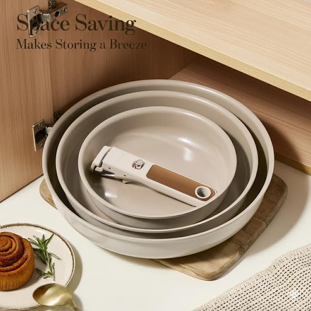 Detalle de CAROTE 4-Piece Ceramic Nonstick Frying Pan Set with Detachable Handle (8”, 10”, 12”)