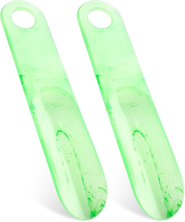 Detalle de Teepacioka Kunststoff Schuhlöffel im 2er-Set – kurzer Mini-Schuhanzieher mit Wandhalterung, 18,7 cm