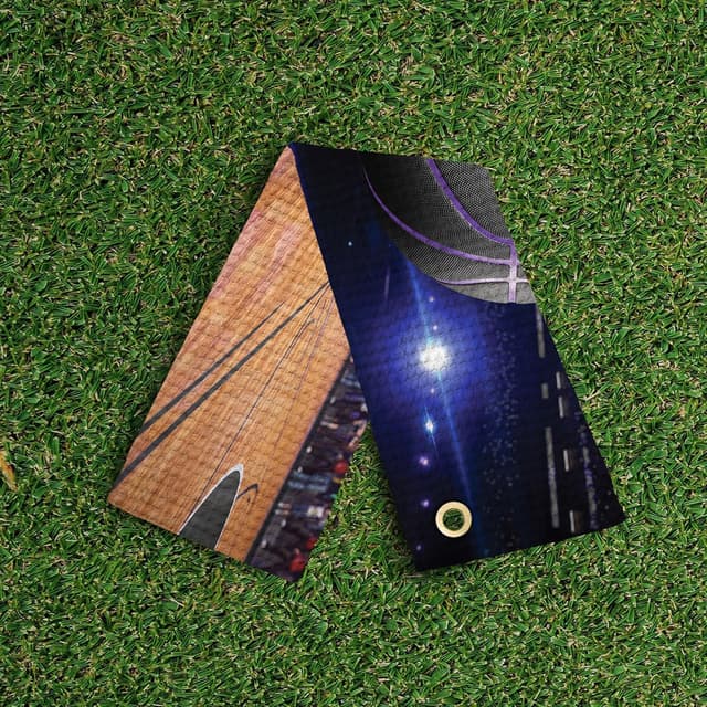 Detalle 2 de Northwest NBA Golf Towel (16x25 in) – Official Licensed Microfiber Waffle Fabric Club Cleaning Accessory