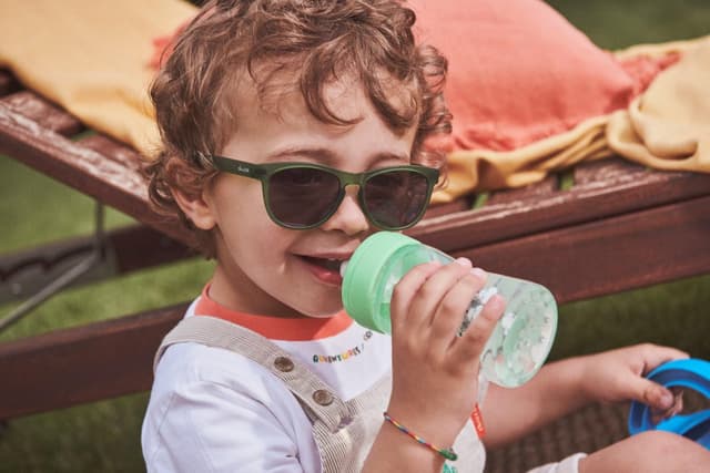 Detalle 2 de Chicco Tazza Antigoccia PUSH&PULL verde per bambini 18 mesi+