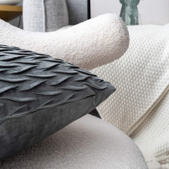 Detalle de Yamonic Kissenbezüge-Set aus Samt (2er-Pack) 30 x 50 cm, grau – soft & pflegeleicht