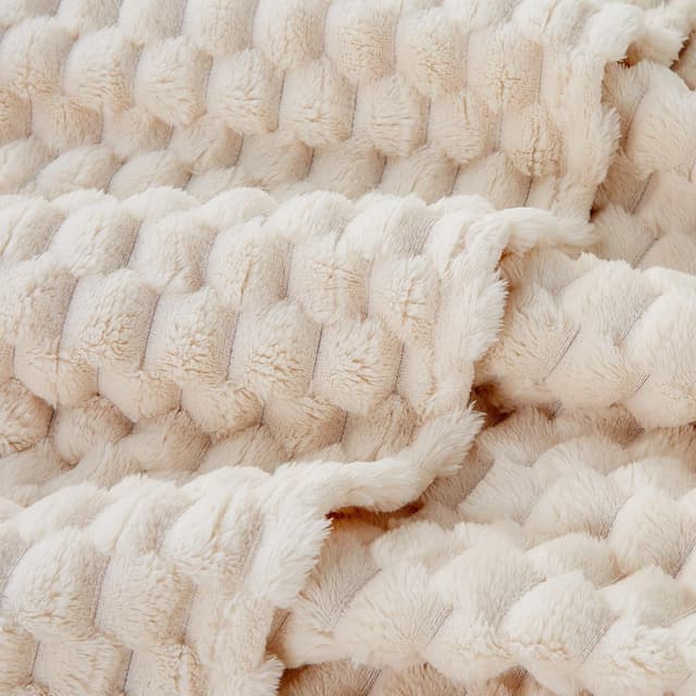 Detalle 1 de EXQ Home Queen Size Fleece Blanket (90"×90") in Beige — Turtle Shell Jacquard Throw for Bed or Couch