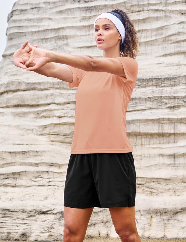 Detalle de MAGCOMSEN women’s short sleeve quick-dry UPF 50+ running & workout T-shirt