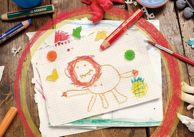 Detalle de Stabilo Woody 3 en 1: Lápices de color multitalento con 10 tonos 🎨