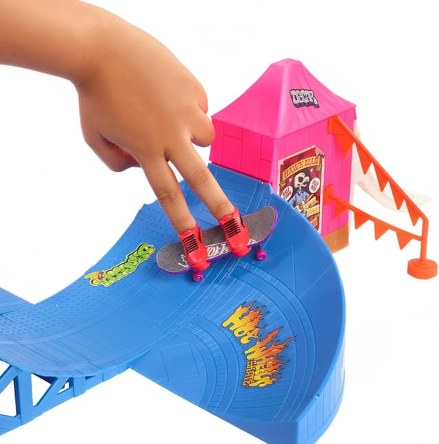 Thumbnail 4 de Hot Wheels Parque de skate HGT95 con monopatín y accesorios 🛹
