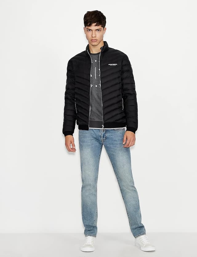 Detalle 2 de Armani Exchange men’s Milano/New York logo down coat with hood