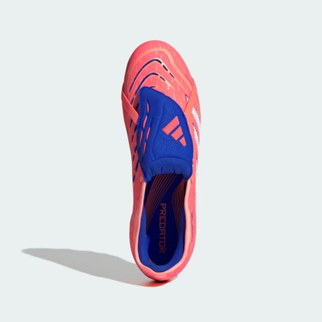 Detalle de adidas Predator Pro bota con lengüeta plegable multisuperficie en naranja