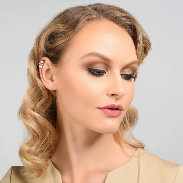 Detalle de Namana orecchini ad a clip avvolgenti per orecchio non forato con zirconi cubici