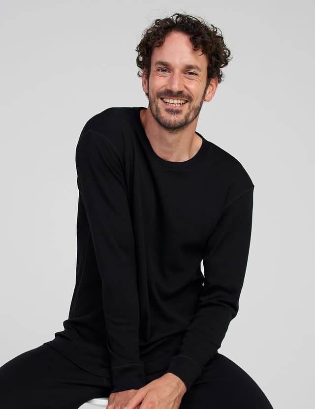 Detalle de LAPASA 100% Merino Wool Men’s Base Layer Top (Long Sleeve) – Thermal Underwear for Winter Sports