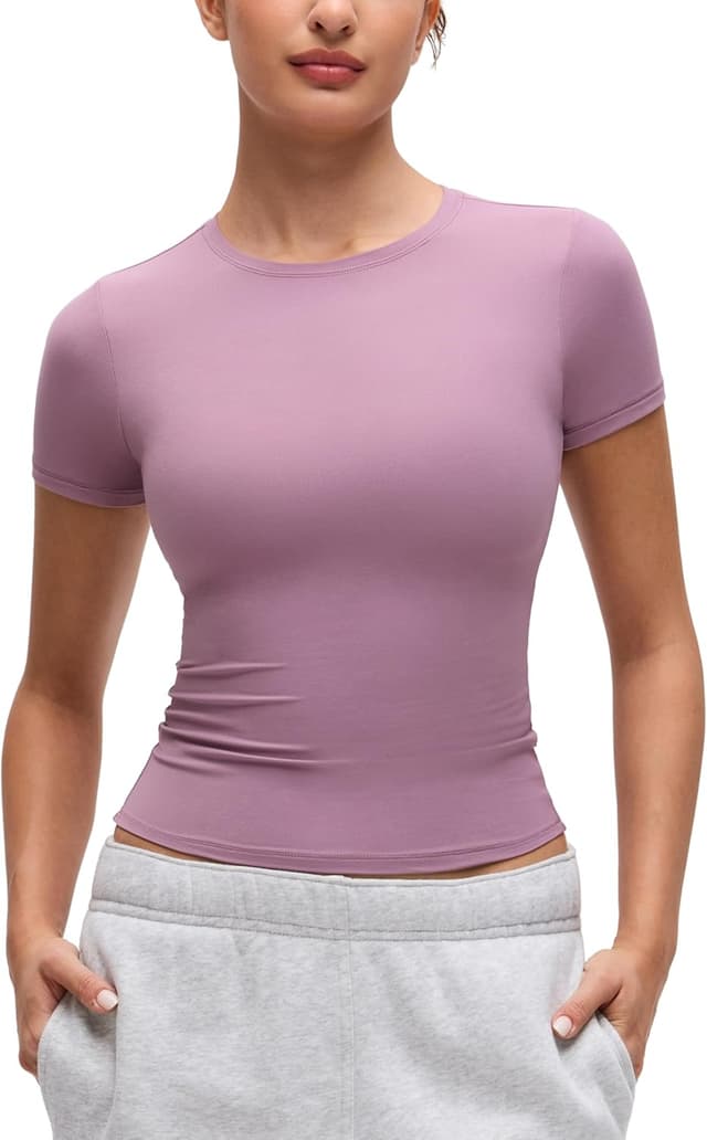 Detalle 2 de CRZ YOGA Softembrace going-out slim-fit T-shirt for women with high crew neck