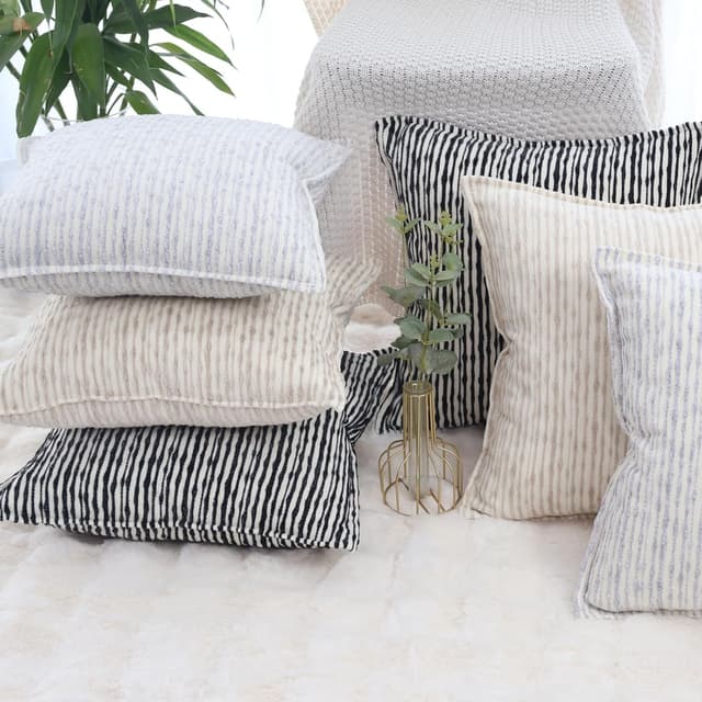 Thumbnail 6 de OYIMUA Pack of 2 Chenille Cushion Covers (45 x 45) in Blue Jacquard Stripe