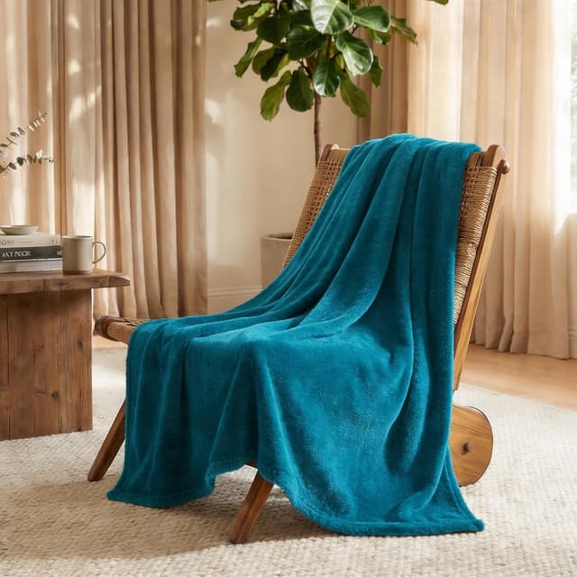 Detalle 2 de CozyLux Kuscheldecke Flauschig Klein 130 x 150 cm – Weiche Flanell-/Fleece-Sofa-Überwurfdecke in Türkis