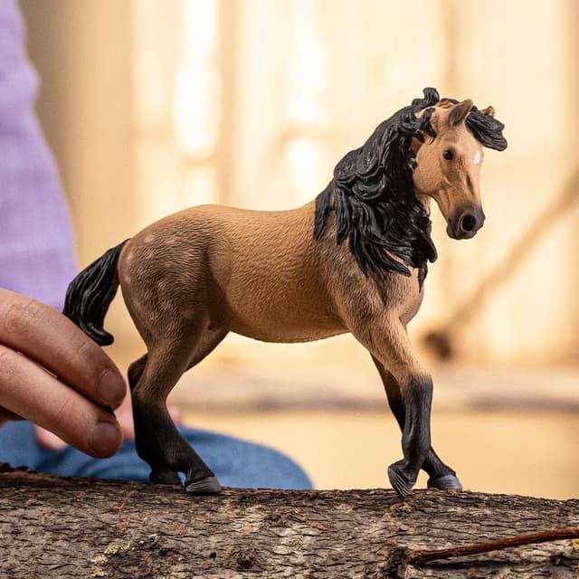 Detalle 2 de Schleich Horse Club Andalusier Stute 14894 – detailgetreues Pferdespielzeug für Kinder ab 5 Jahren