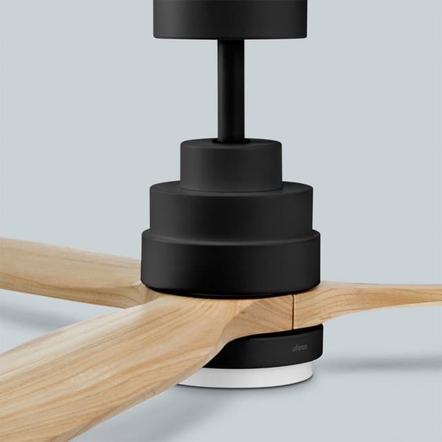 Detalle 2 de Ufesa Nepal ventilador de techo con luz y mando a distancia (132 cm, negro y madera)