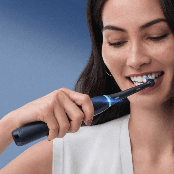 Detalle de Oral-B iO8 S Cepillo eléctrico negro 1 carga